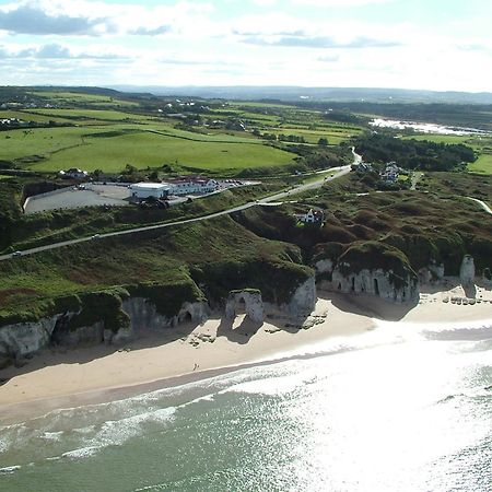 Royal Court Hotel Portrush Exteriör bild