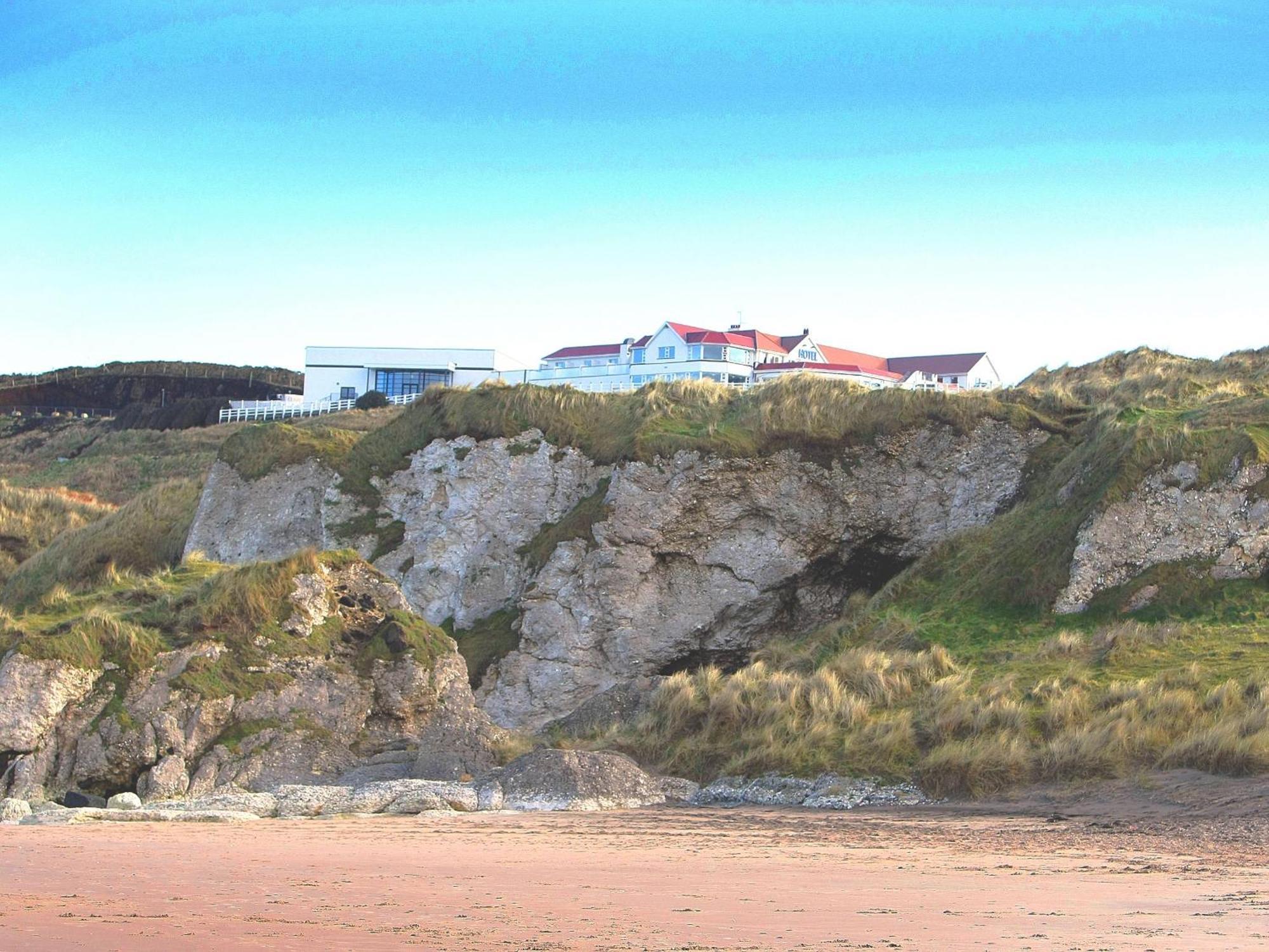 Royal Court Hotel Portrush Exteriör bild