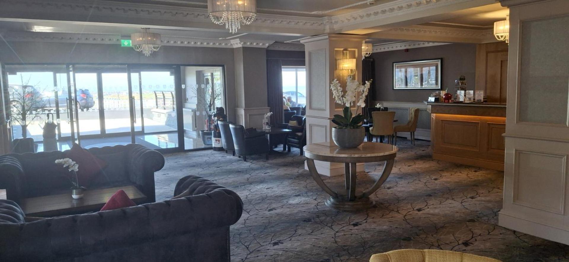Royal Court Hotel Portrush Exteriör bild