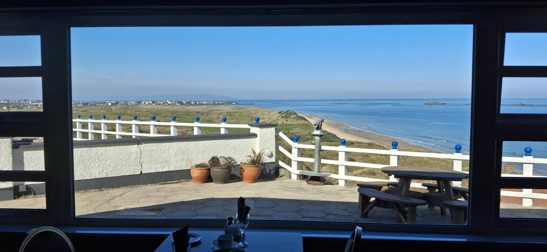 Royal Court Hotel Portrush Exteriör bild