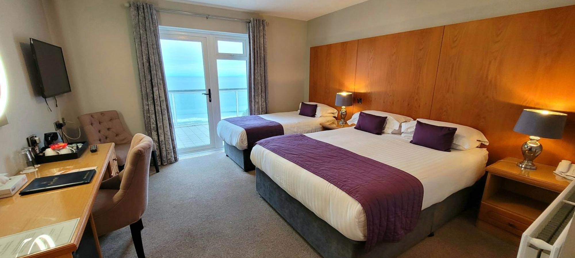 Royal Court Hotel Portrush Exteriör bild