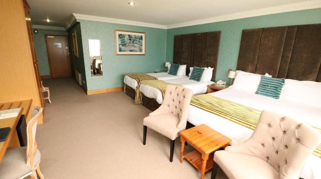 Royal Court Hotel Portrush Exteriör bild